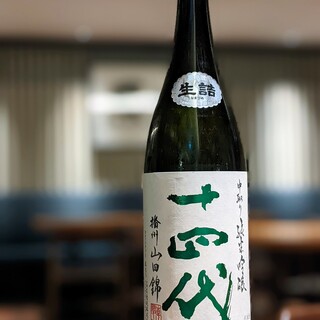 【日本酒】常時40種以上！唎酒師が全国から精選する銘酒たち
