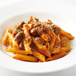 [Seasonally limited] Penne with slow-cooked beef in Neapolitan-style ragu sauce