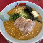 ラーメン山岡家 - 特製味噌チャーシュー麺（バタートッピング）