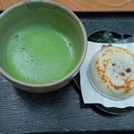 お石茶屋 - 抹茶セット(梅ヶ枝餅1個付き)