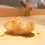 鮨なかむら - 炙りホタテ