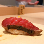 鮨なかむら - 鰹の藁焼き