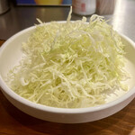 大和ホルモンセンター - お通しのキャベツ