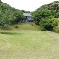 古我邸 - 門付近から見たお店
