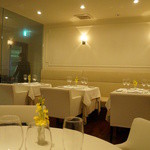 ラシェリール - やわらかくあたたかい雰囲気の店内。