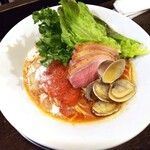 金町製麺 - トマトと浅利の洋風ラーメン