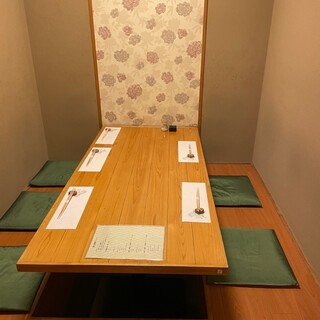 会社の接待に最適
                                          （最大6名）
                                          ※4名様以上でご利用可