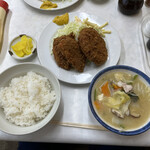 Asahi Touyou - ミックスフライ定食(豚汁付き)  920円　R4.5.31