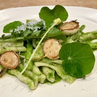 restaurant KAM﻿ - カバテッリ、ハーブ ミニアスパラ 空豆 ルッコラと共に、イタリアンパセリ バジル コリアンダー等をペーストにしたジェノベーゼ風ソースで