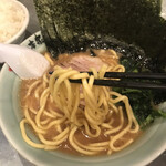 横浜らーめん松本家 - スープは濃いめ、脂少なめ｡･ﾟ･(*ﾉД`*)･ﾟ･。麺硬め