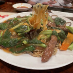 一二三凱旋楼 - 牛肉ヤキソバ