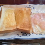 白島屋 - トーストと目玉焼き、ロースハム
