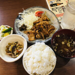 家庭料理居酒屋 よってって - ♪豚キムチ炒め定食 ¥500