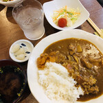 家庭料理居酒屋 よってって - ♪ばぁばのカレー¥500