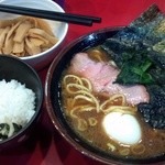 家系総本山 ラーメン 吉村家 - ラーメン<硬め>＋ライス＋メンマ＋くずれたまご