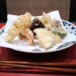 手打ち蕎麦 たがた - 海老と野菜の天ぷら