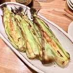 てげてげ - ベビーコーン焼き。髭まで食べられる。