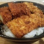 奏す庵 - ミックスカツ丼　1,300円　ヤングコーン、ズッキーニ、海老フライ、イカフライ2本、薄カツ、厚カツ　