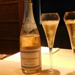 新日本料理おぶね - クレマン・ド・ブルゴーニュ ピノ・ノワール(スパークリングワイン)