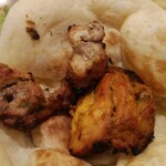 印度料理シタール - 香りが最高なタンドーリチキン！このストレートな旨み…大好きです♡