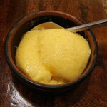 印度料理シタール - 結構ガッツリな量のマンゴープリン