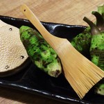 自分でわさびをおろして食べるんですよ！