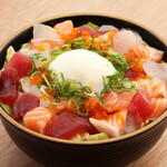 [Our most popular] Seafood warm egg yukke bowl ~ Homemade yukke sauce ~