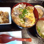 ホットステーション - 「エミューカツ丼セット（小鉢1品、味噌汁付き）」（830円）