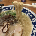 博多らーめん ShinShin - 麺は博多の定番極細麺