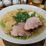 塩らー麺 本丸亭 - 塩らーめん＋塩たまご