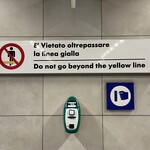 Baratti & Milano - 緑色の打刻機に切符を入れると