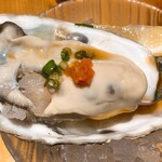 魚料理のお店 鮮魚まるふく - 生かき酢。殻つき。さっぱりとしていておいしいです！