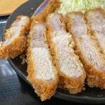 とんかつ 栄ちゃん - レフトサイド。赤身の甘さと逞しさにドキドキしちゃった。