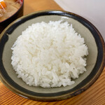 とんかつ 栄ちゃん - ぴかぴかご飯ととんかつを合わせて食べる幸福よ。