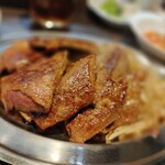 ホルモンたにさき - （昼営業は糸冬了）おなじくレバ焼きッッ！近写ポートレート風なのはお察し（）