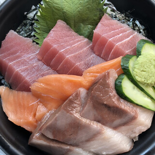 でか盛り海鮮問屋_0