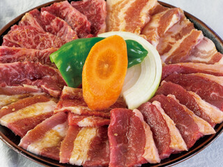 Juujuu Yakiniku Karubi Tairiku - 