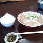 恵比須 - 恵比須セットのラーメン、ご飯、漬物