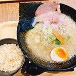 新麺 鯛出汁らーめん めで鯛 - 