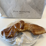 JEAN FRANCOIS - クロワッサン（237円）税込【令和4年05月25日撮影】