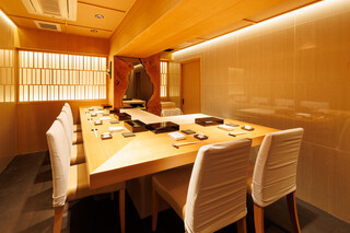 Ebisu Sushi Fujimasa - 細部までこだわった、特別個室