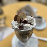 Baratti & Milano - 熱して溶かした Gianduiotto を掛けて食べる