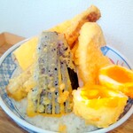 Tenpura Nonoka - 『室伏天丼』(キス￥160、いか￥120、半熟たまご￥120、 　なす￥90、かぼちゃ￥90、ごぼう￥90)たれかけ御飯(大盛)￥　合計￥920