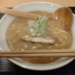 麺処福吉 極 - にんにくとんこつ（並）