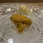 うを徳 - 函館の紫雲丹のにぎり