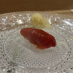 うを徳 - 山形本鮪中トロのにぎり