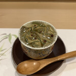 うを徳 - じゅんさいの乗ったとげくり蟹の茶わん蒸し