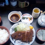 とんかつ 五郎十 - 2022/06/01
      ロースカツ定食 1,300円