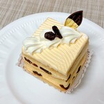 田村町 木村屋 - ラムレーズン ￥420 リキュール強めのケーキが好きな方には良いと思ふ