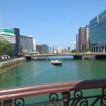 鮨 さかい - リバークルーズ船から聞こえてくるのはベンEキングでお馴染みStand by Me。でも一番好みなのはFlorence ant the Machineヴァージョン